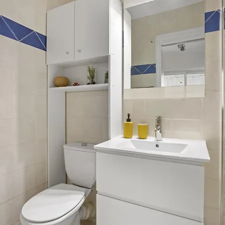 Apartment Proche De La Gare Et Centre Saint-Raphael (Var)